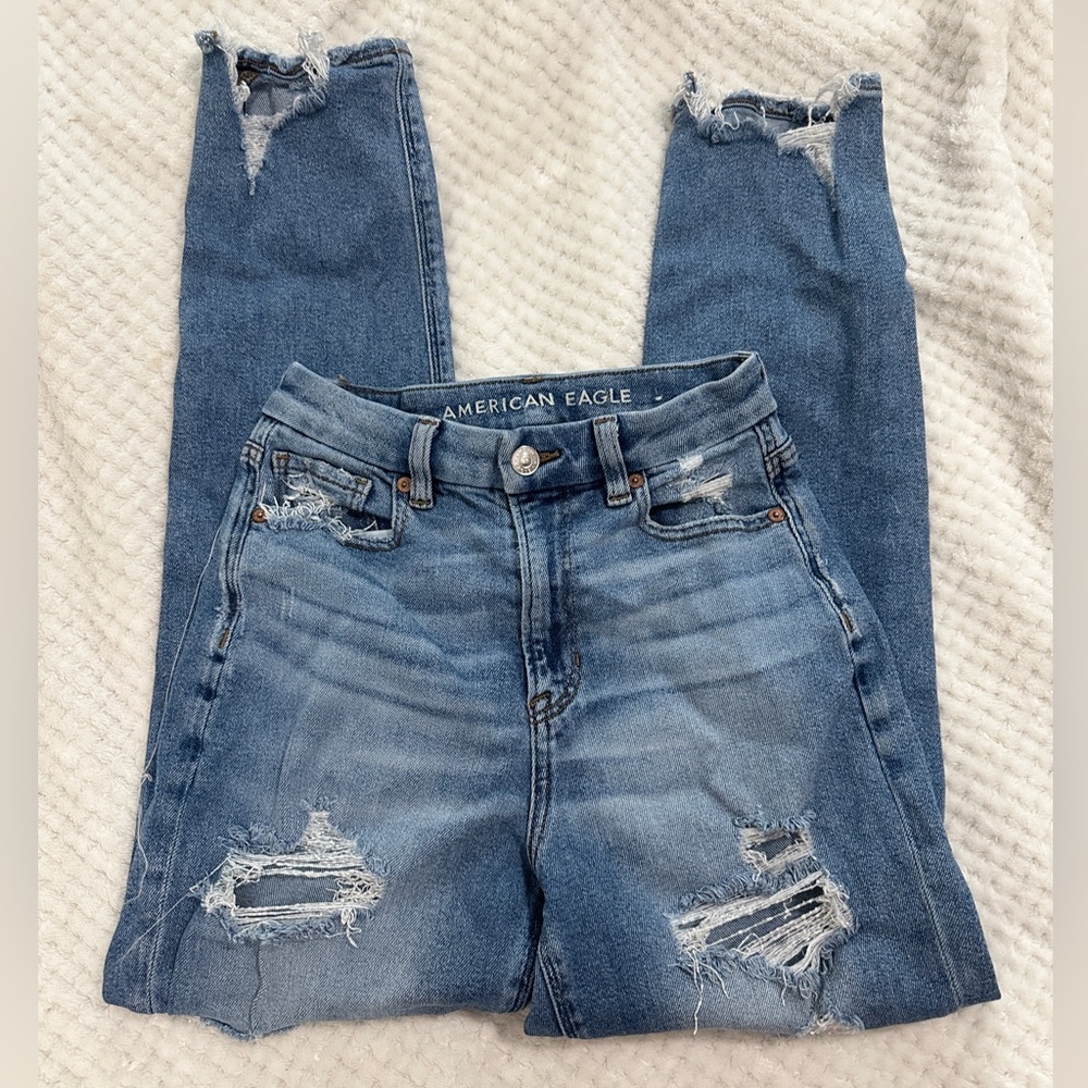 American Eagle Curvy Distressed Mom Jeans 0